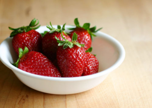 Can eating 37 strawberries a day lessen diabetes complications?